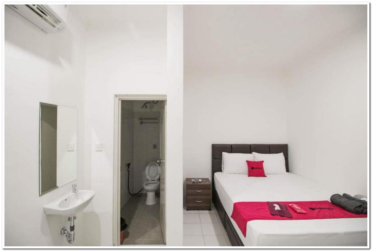 فندق Reddoorz @ Ruko Itc Roxy Mas جاكرتا المظهر الخارجي الصورة