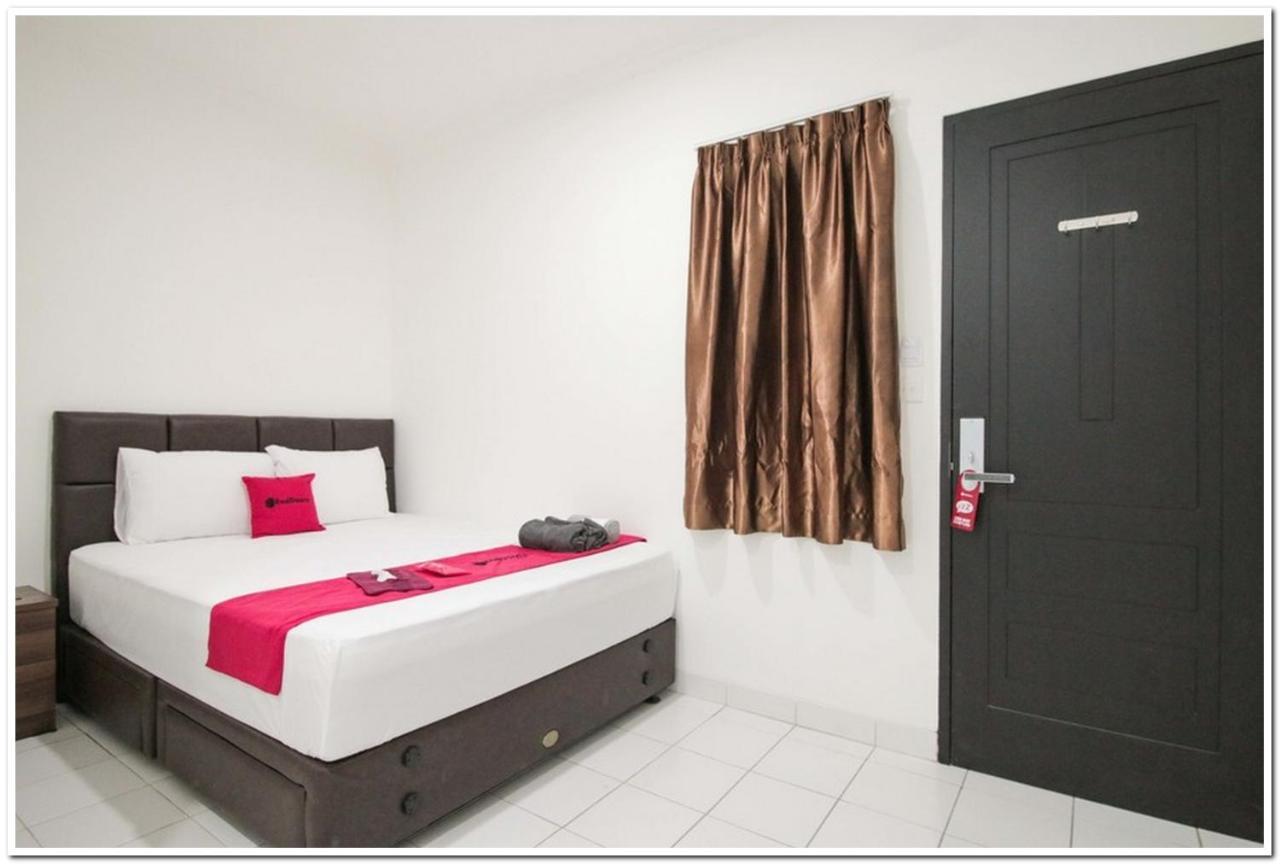 فندق Reddoorz @ Ruko Itc Roxy Mas جاكرتا المظهر الخارجي الصورة