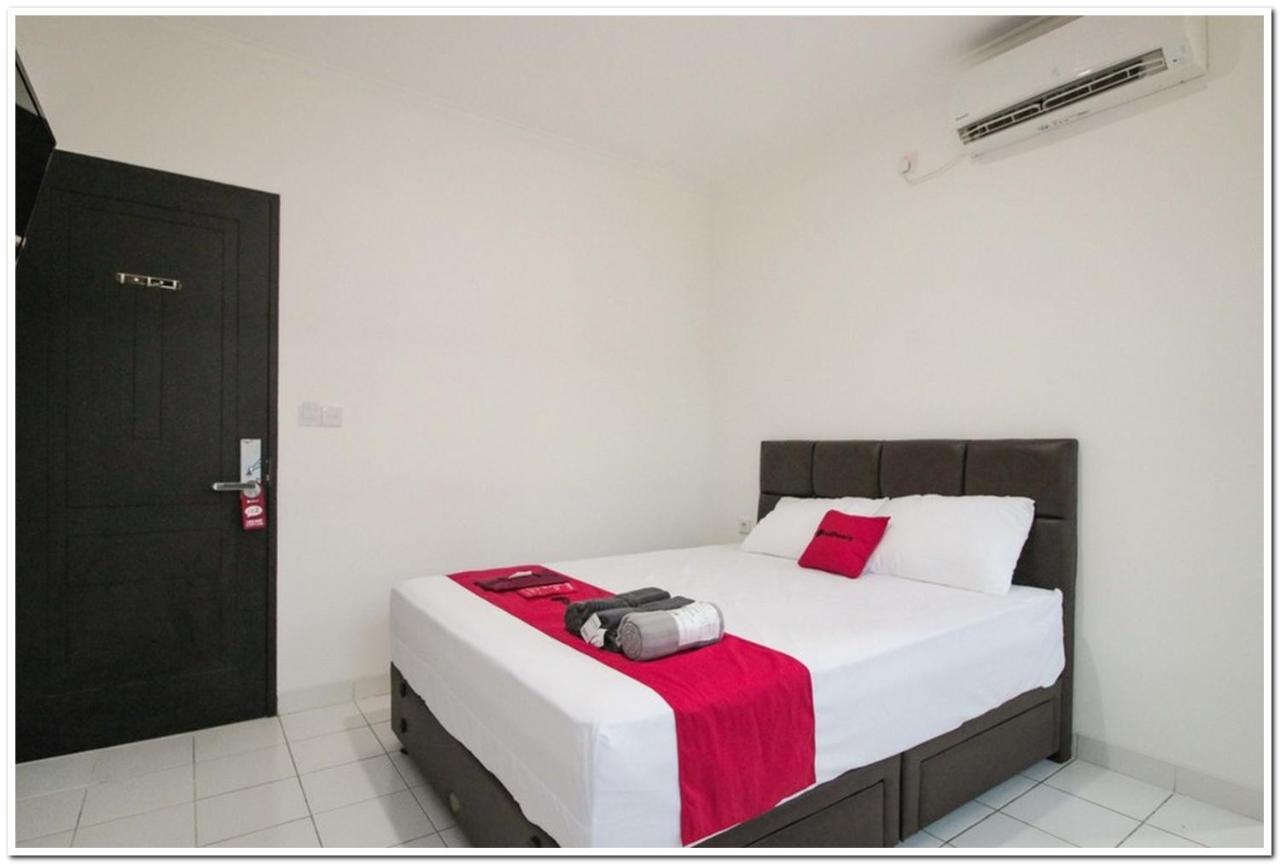فندق Reddoorz @ Ruko Itc Roxy Mas جاكرتا المظهر الخارجي الصورة